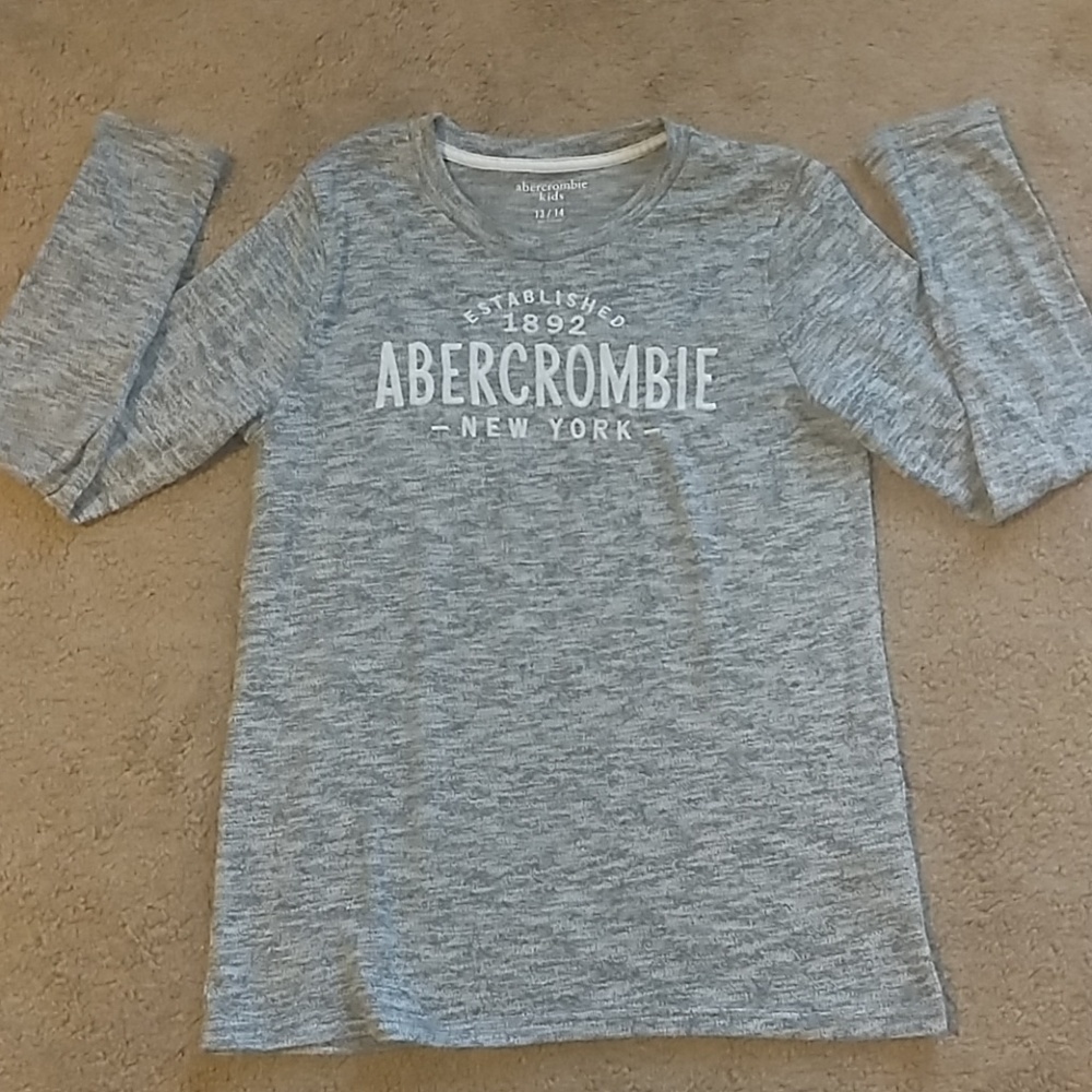 Long sleeve knit shirt